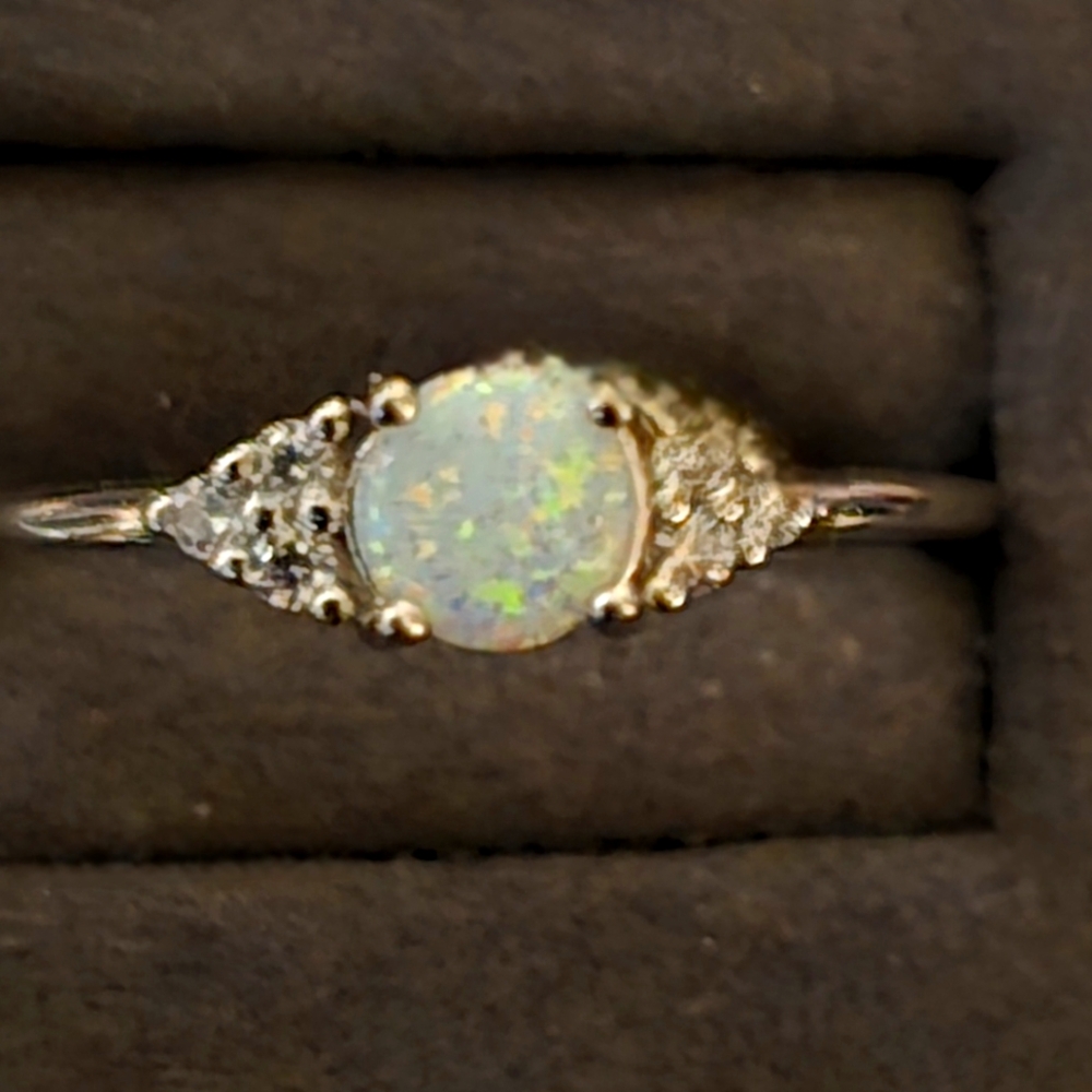 Beautiful Size 9 Opal Ring